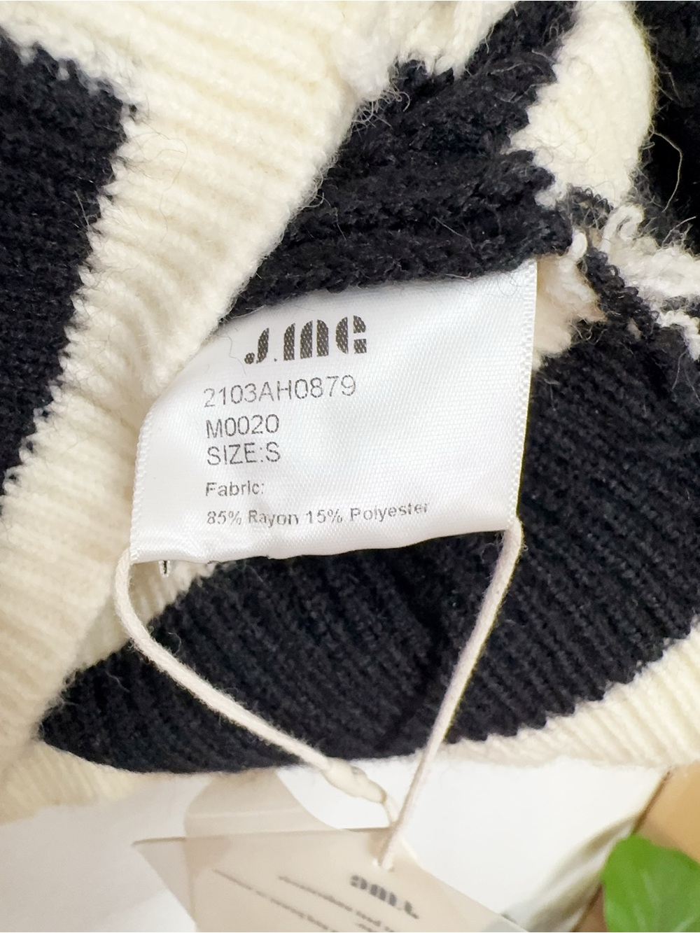 J.ING Black White Contrast Trim Boucle Knit Pearl Button Cardigan Sweater - Picture 9 of 10
